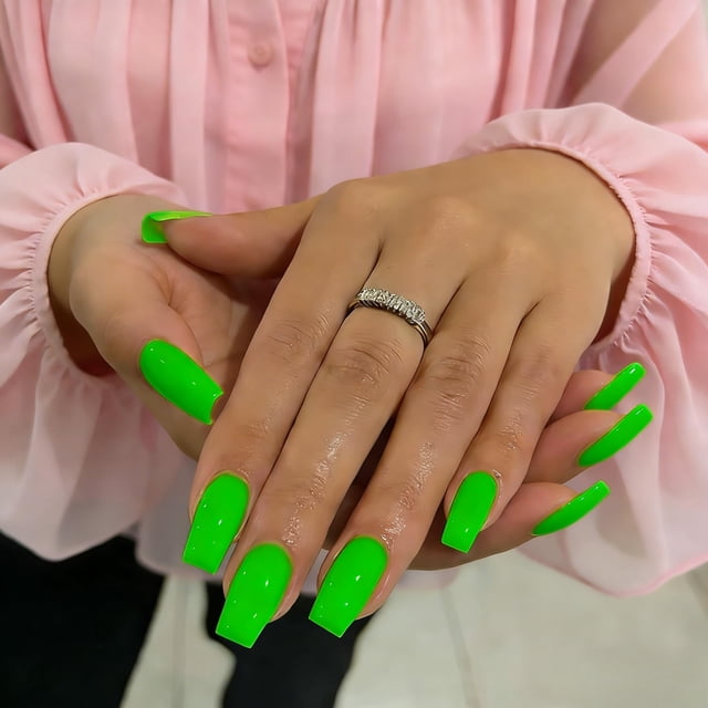Uñas postizas adhesivas JOYVVEW medianas largas cuadradas verde 24 piezas