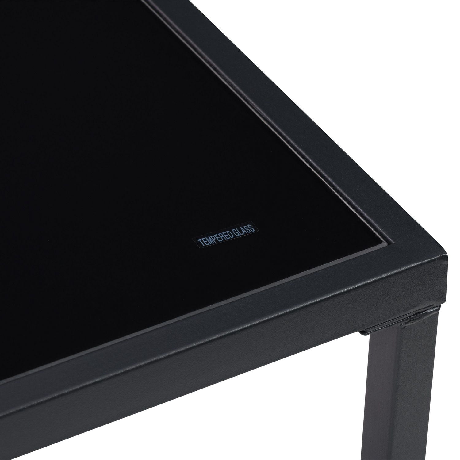 Ensemble de salon de jardin CorLiving Everett, 4 pièces, résistant aux intempéries, en maille et acier, sans coussins, avec chaises, causeuse et table, rouge