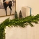 thumbnail image 1 of Guirnalda de ratán artificial Norfolk verde preiluminada de 180 cm | Enredadera decorativa de plástico flexible con cálidas luces LED | Ideal para repisas navideñas, puertas, paredes, hogar, oficina, 1 of 6