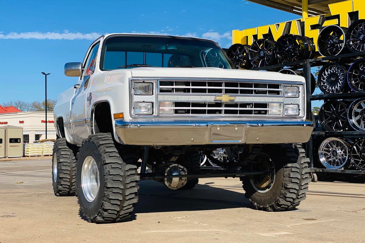 Rough Country 6" Lift Kit for 77-87 Chevy/GMC C/K10
