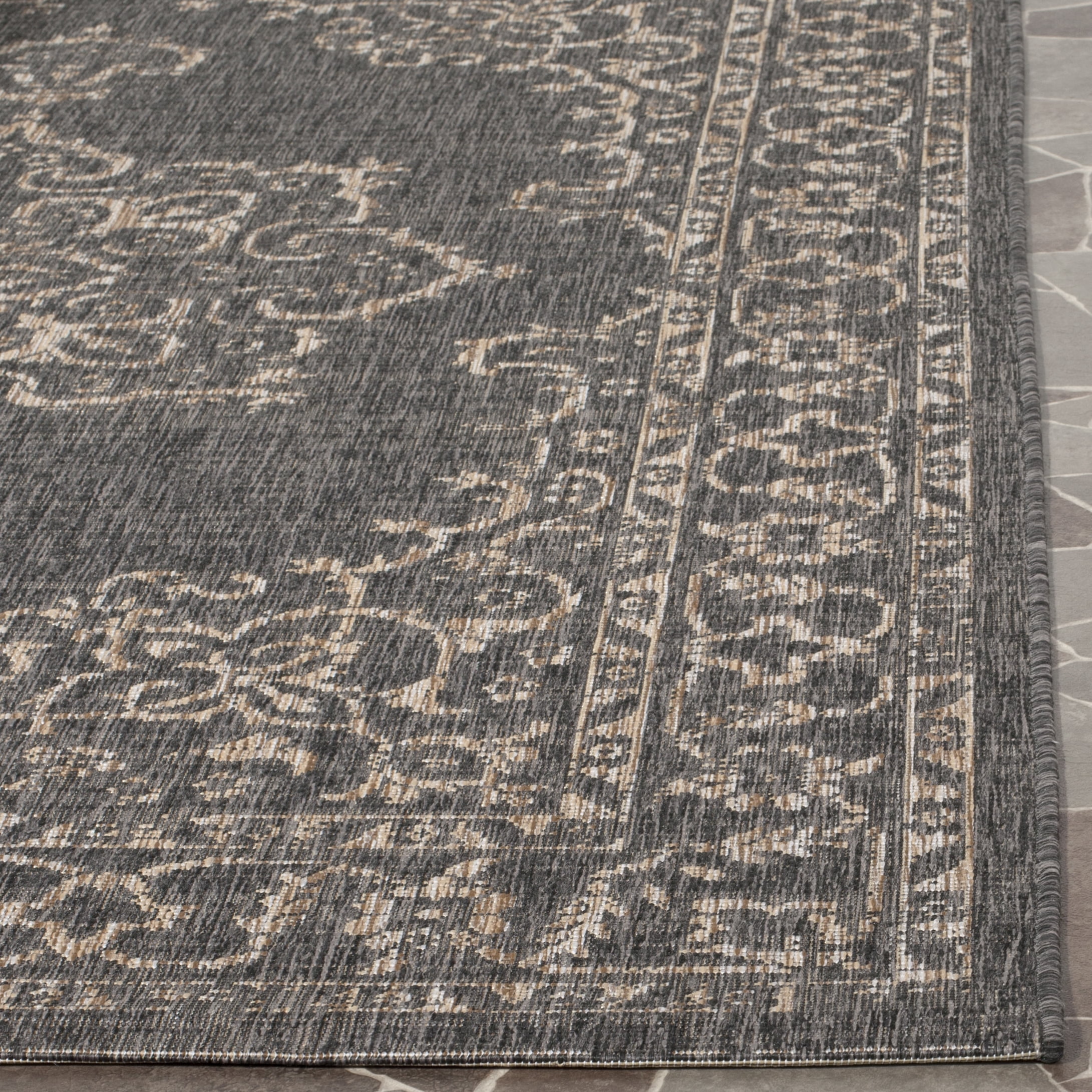 SAFAVIEH Courtyard Clodagh Medallion Indoor/Outdoor Area Rug, Black/Natural, 5'3" x 7'7"