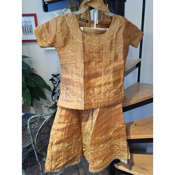 Girl Kids 7-8 years Indian Pakistani Lehnga Ghagra Kameez Choli Eid Wedding Gold New