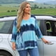 thumbnail image 2 of Tops de mujer plus size Agnes Orinda con rayas de teñido anudado, cuello en V, mangas 3/4, blusas casuales 2X azul lago, 2 of 8