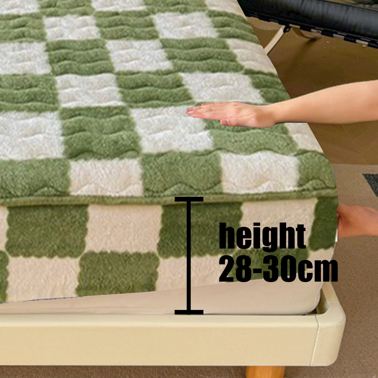 Quilted Fitted Sheet Winter Warm, Checkerboard Pattern Mattress Protector – Breathable Non-Slip Pocket Design, Soft Polyester Bed Cover for Care Bed, Home or Guest Room