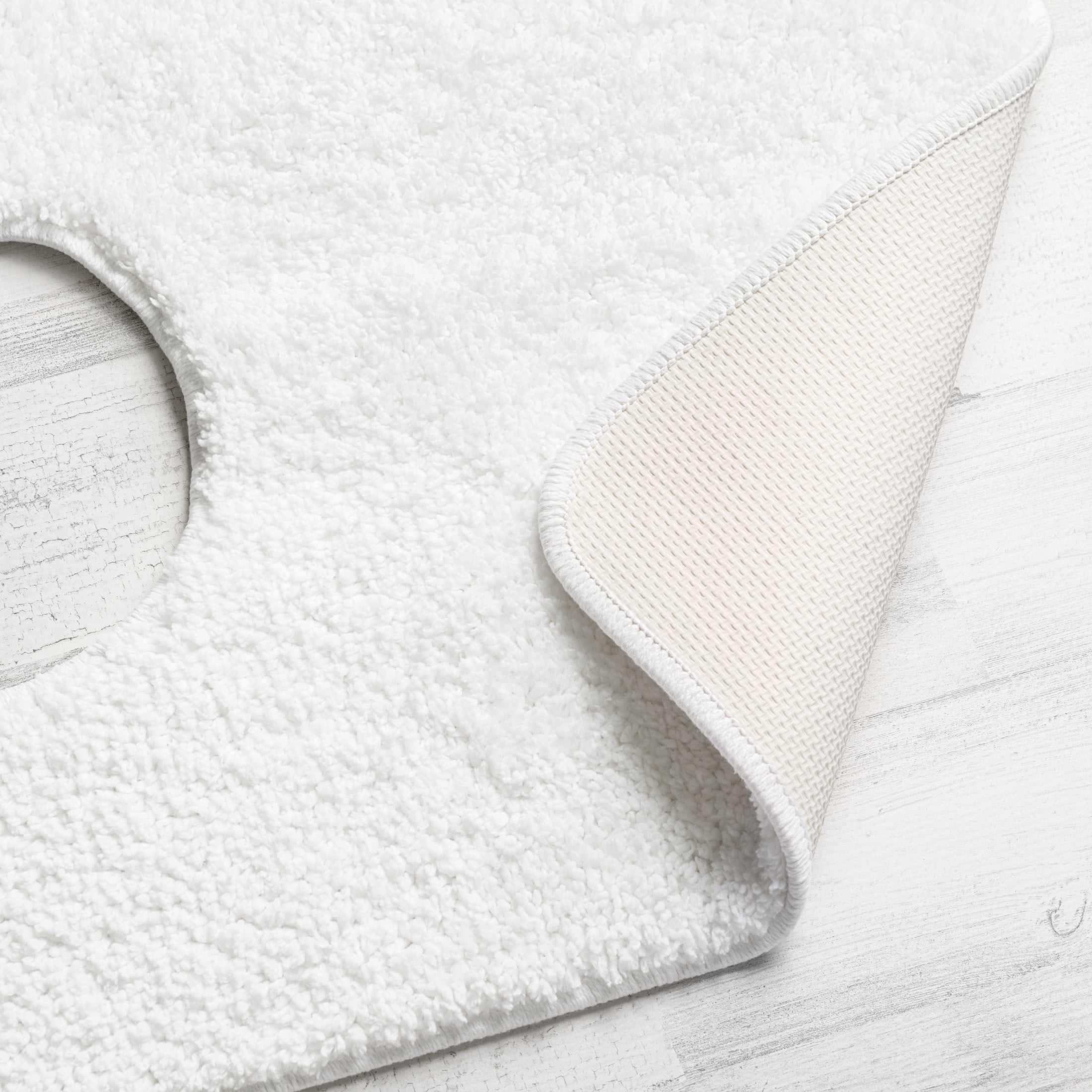 Mainstays Basic Polyester Contour Bath Rug, White, 20" x 22"