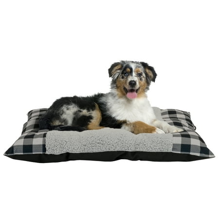 - Winter Plaid Tufted Plush Pet Bed, 27