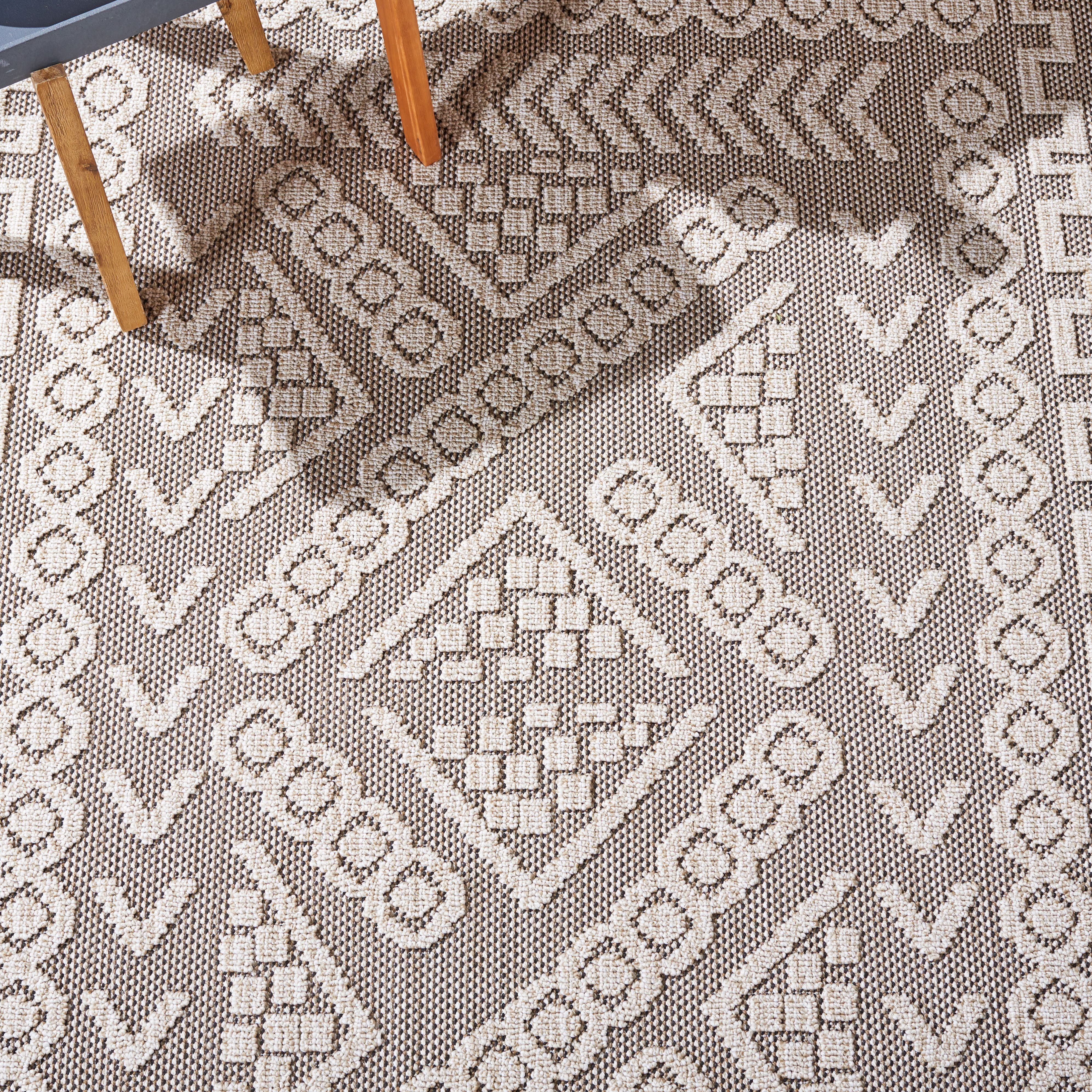 SAFAVIEH Global Hermite Bordered Indoor/Outdoor Area Rug, Beige/Light Beige, 4' x 6'
