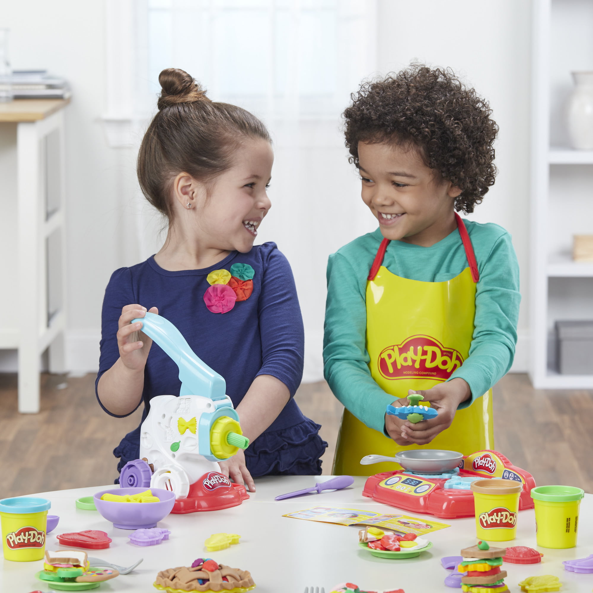 Play-Doh Kitchen Creations Stovetop Super Set only $12.16 (Reg. $30!)