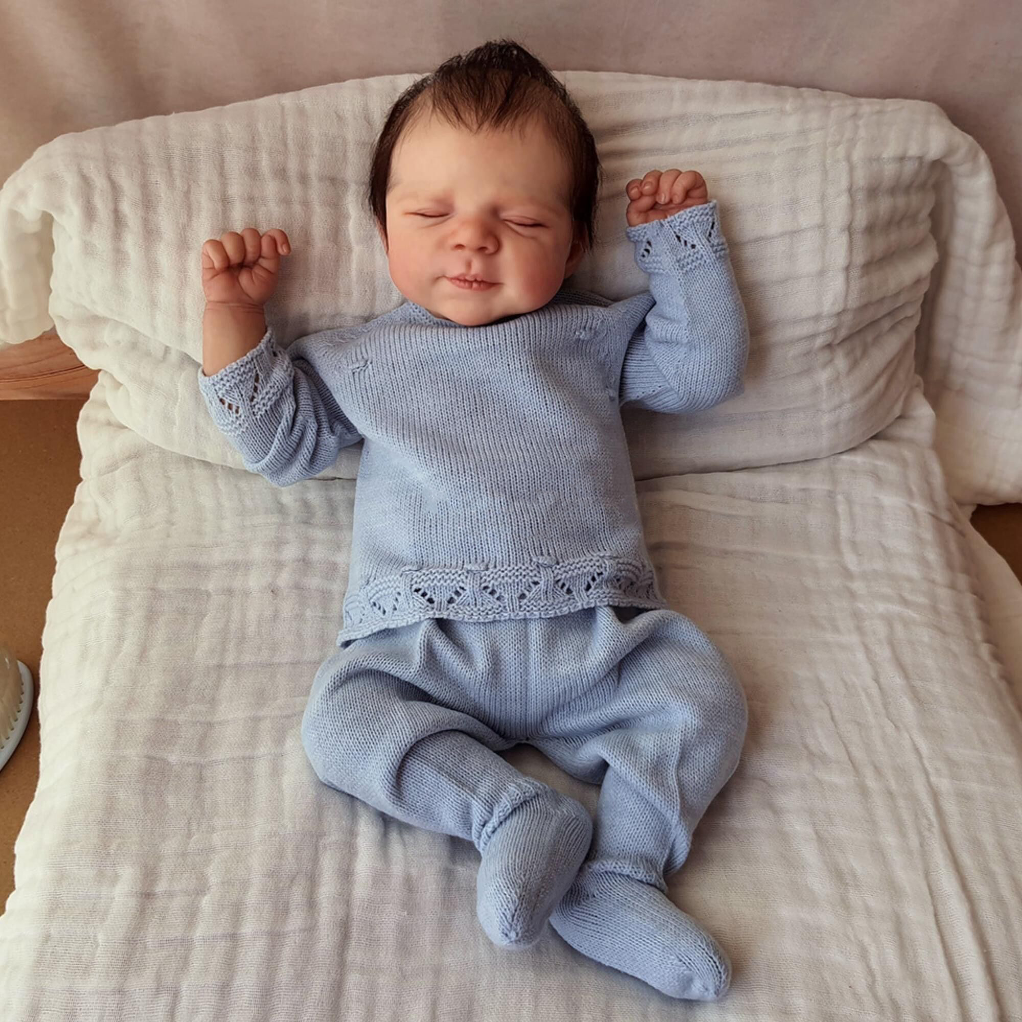 Reborn Baby Dolls 18 inch Lifelike Cute Soft Body Sweet Sleeping Real Life Baby,Realistic Newborn Baby with Doll Accessories and Gift Box for 3+ Years Old Kids