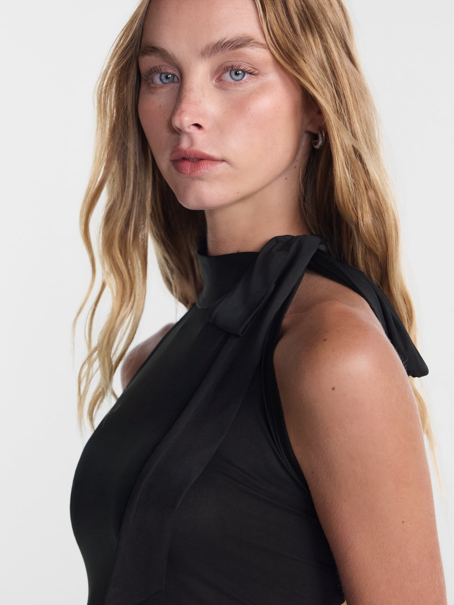 No Boundaries Tie Neck Halter Top, Women's XXS-XXL