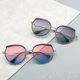 thumbnail image 3 of Gafas de sol estilo piloto cuadradas retro para hombre y mujer, montura grande estilo años 70, protección UV400 - bluexq-sg192, 3 of 4