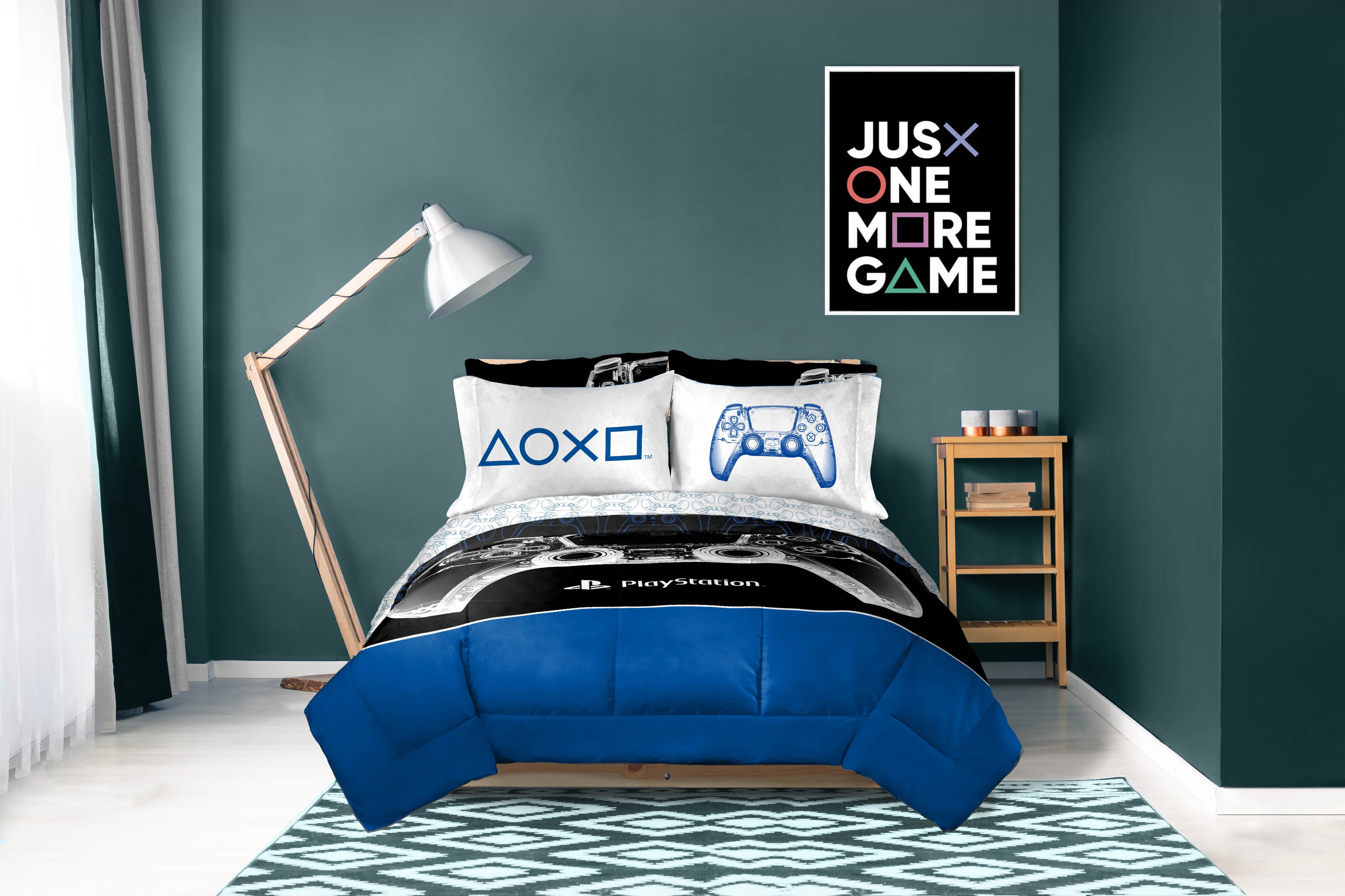 Sony PlayStation Blue & Black 7 Piece Full Bed Set w/ Sham , 100% Microfiber
