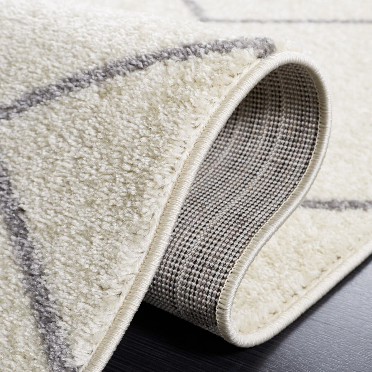 SAFAVIEH Tulum Carmella Geometric Area Rug, 5'5" x 7'7", Ivory/Grey