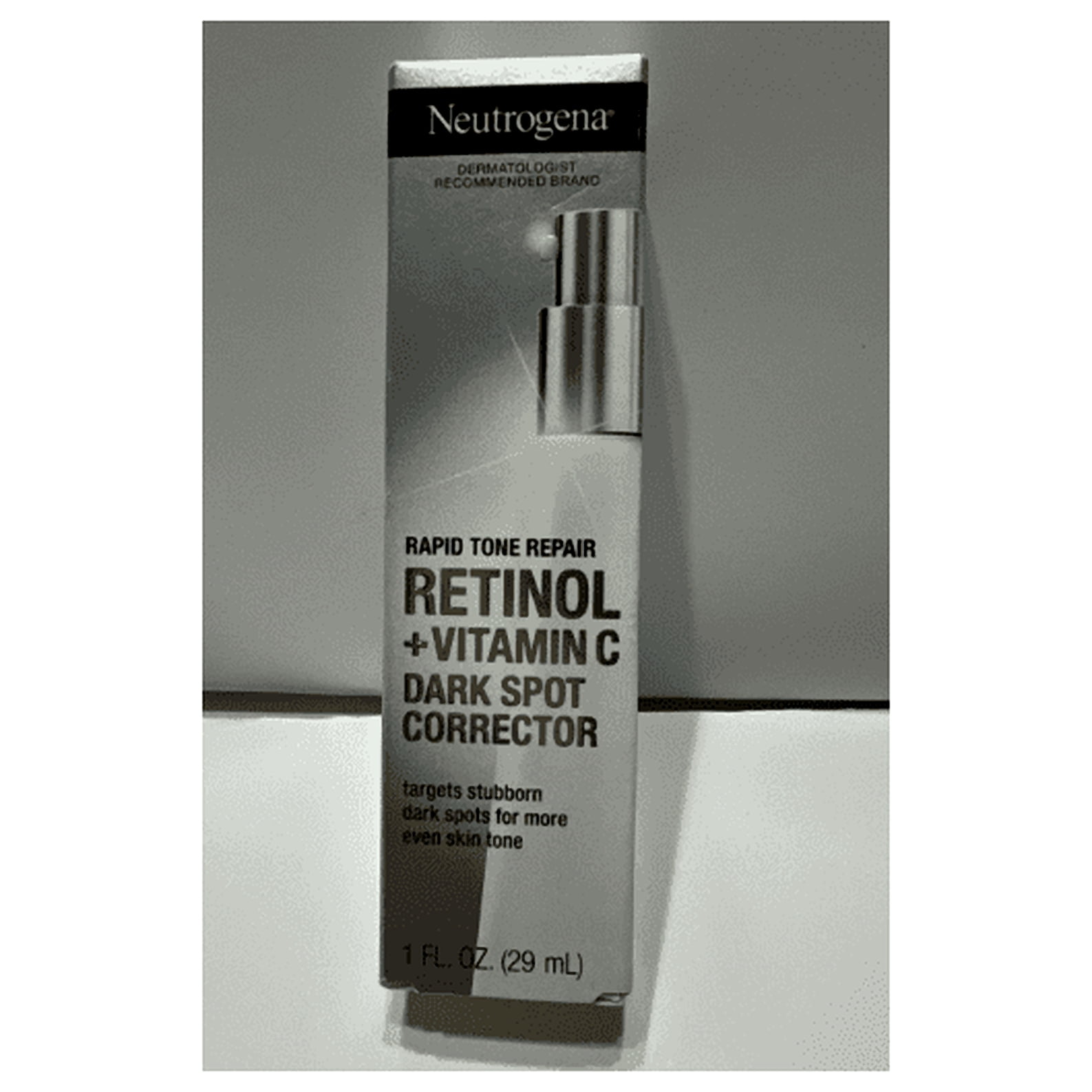 Neutrogena Rapid Tone Repair Retinol + Vitamin C Dark Spot Corrector Face Serum, Daily Anti-Wrinkle Retinol Dark Spot Corrector to & Even Tone, Mineral-Oil & Dye-Free, 1 oz