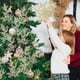 thumbnail image 5 of Adornos navideños, 20 ramas navideñas con purpurina, púas artificiales, ramitas florales para adornos de árbol de Navidad, guirnalda navideña de bricolaje, ramas de pino., 5 of 7