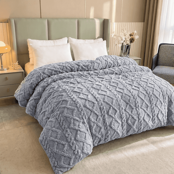 Ultra Soft Reversible Plush Comforter, Fluffy Warm Bedding Comforter for All‑Season Cozy Sleep Silver Gray Twin Size