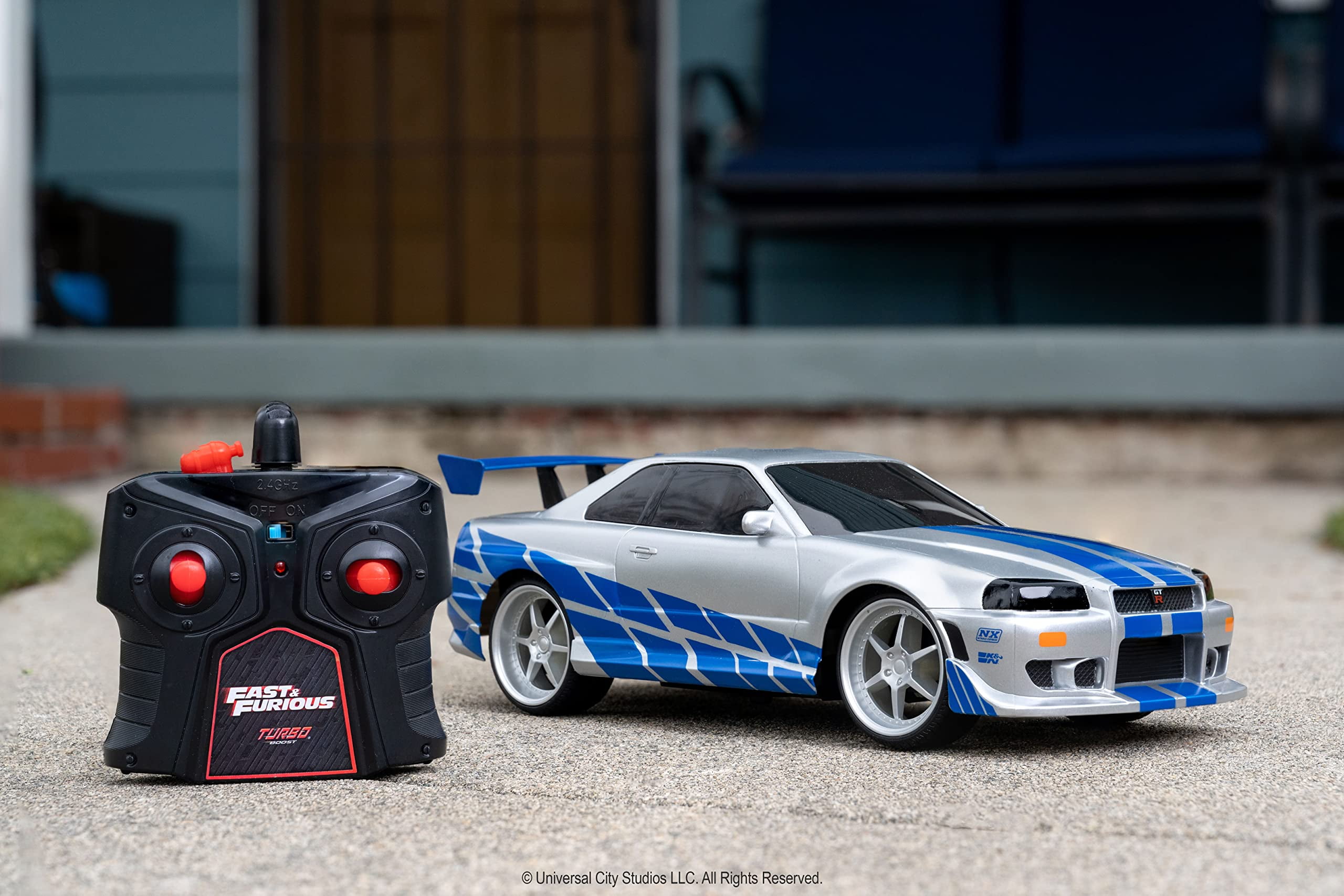 Jouet véhicule Nissan Skyline 2002 1:16 de Fast & Furious radiocommandé par Jada 1 pièce