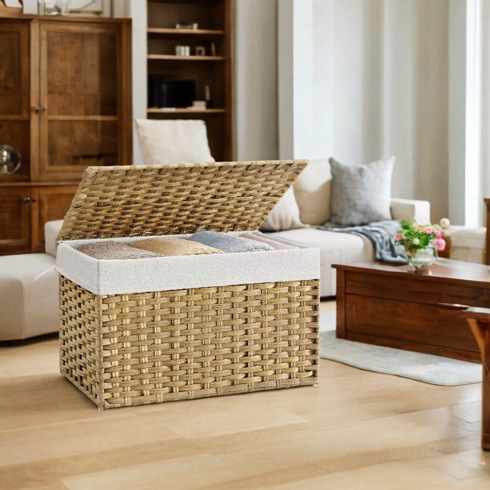 Natural Storage Basket with Lid, 27.7 Gallon (105L) Woven Blanket Bin. Equipped with handles, removable liner, and a metal frame.