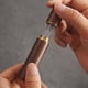 thumbnail image 4 of Agitador de polvo de café espresso de acero inoxidable (color oscuro), 4 of 8
