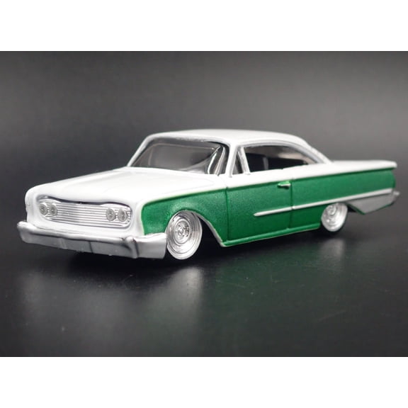 Open Box 1960 60 FORD STARLINER WHITE 1:64 SCALE COLLECTIBLE DIORAMA DIECAST MODEL CAR