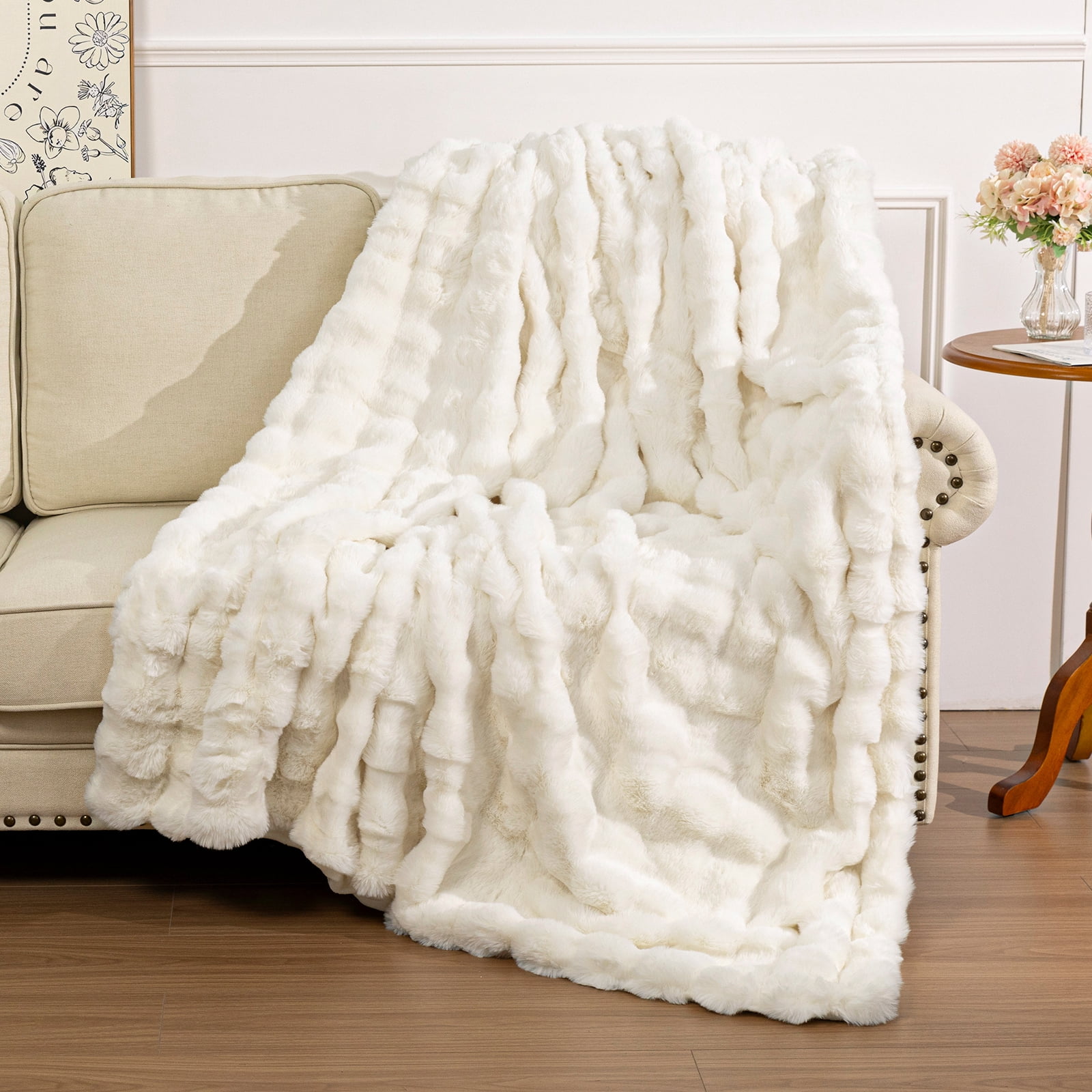 MJIAexp Faux Fur Throw Blanket for Couch, Cozy Soft Plush Thick Fuzzy Comfy Bubble Blanket and Fuzzy Plush Rabbit Fur Blanket for Sofa Bedroom Living Room, 60" x 80" Beige