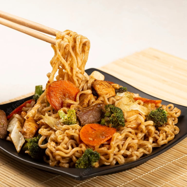 Yakisoba Instant Noodles, 4 Flavors, 4oz (8 Count), with Bonus Pot