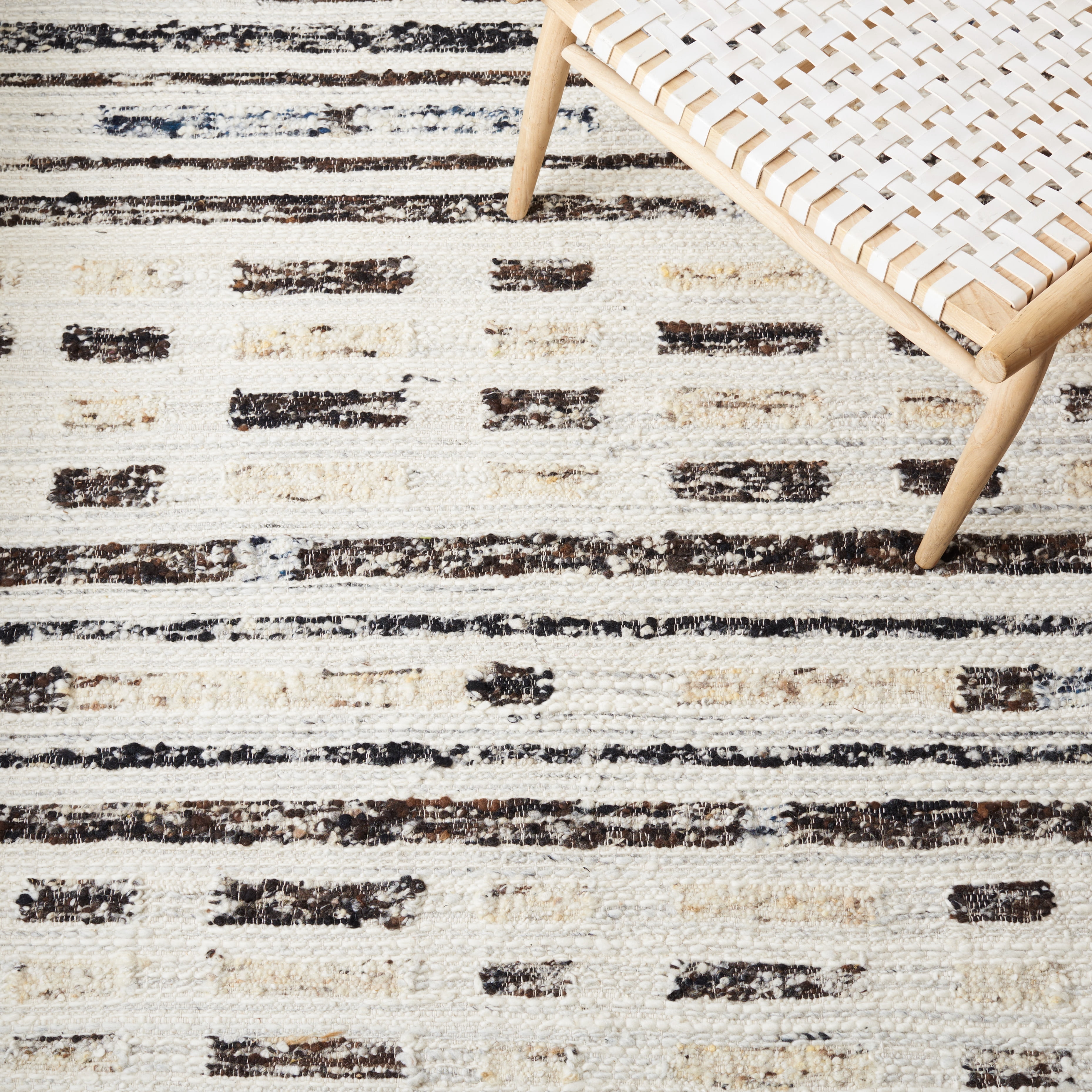 SAFAVIEH Manhattan Ronald Geometric Area Rug, Ivory/Dark Brown, 4' x 6'