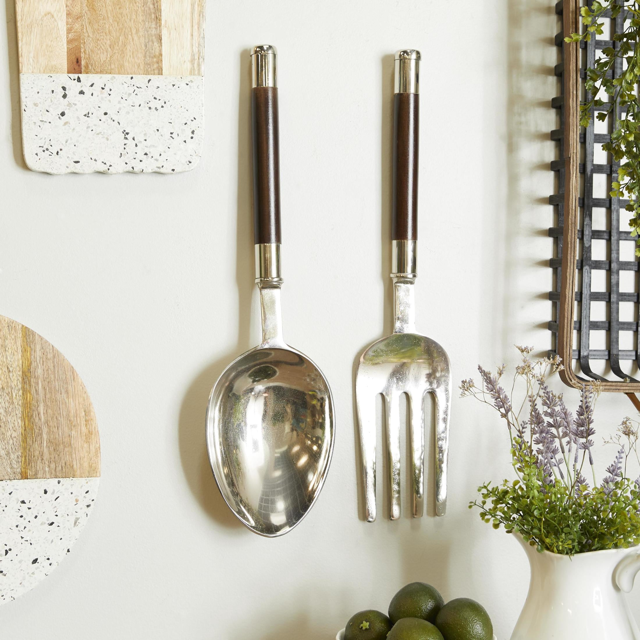 DecMode Silver Aluminum Metal Spoon and Fork Utensils Wall Decor (2 Count)