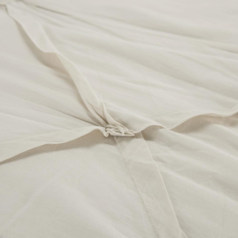 Rizzy Home 70" x 86" Quilt- BT1711