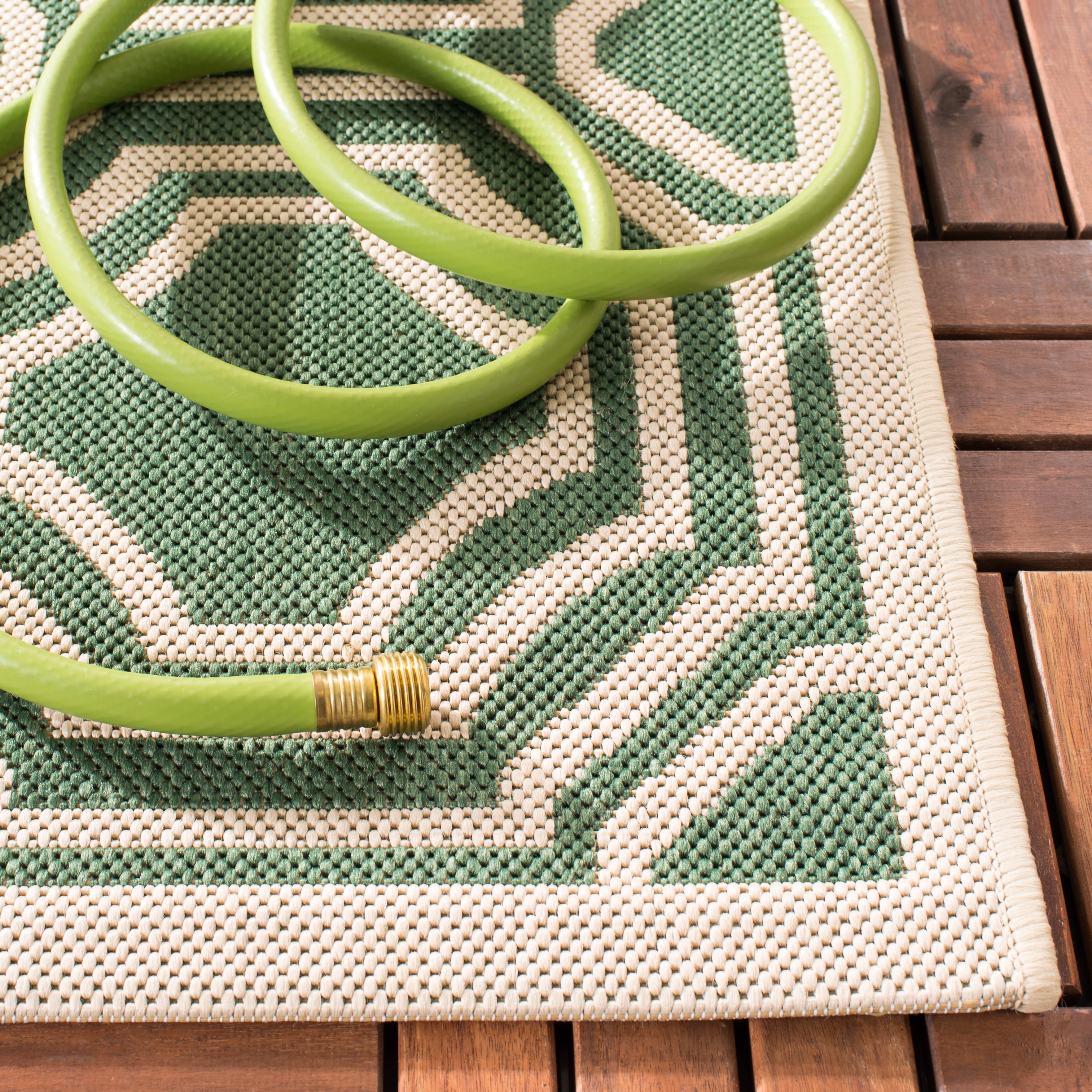 Safavieh Courtyard Brooklyn Geometric Indoor/Outdoor Area Rug, Dark Green/Beige, 9' x 12'