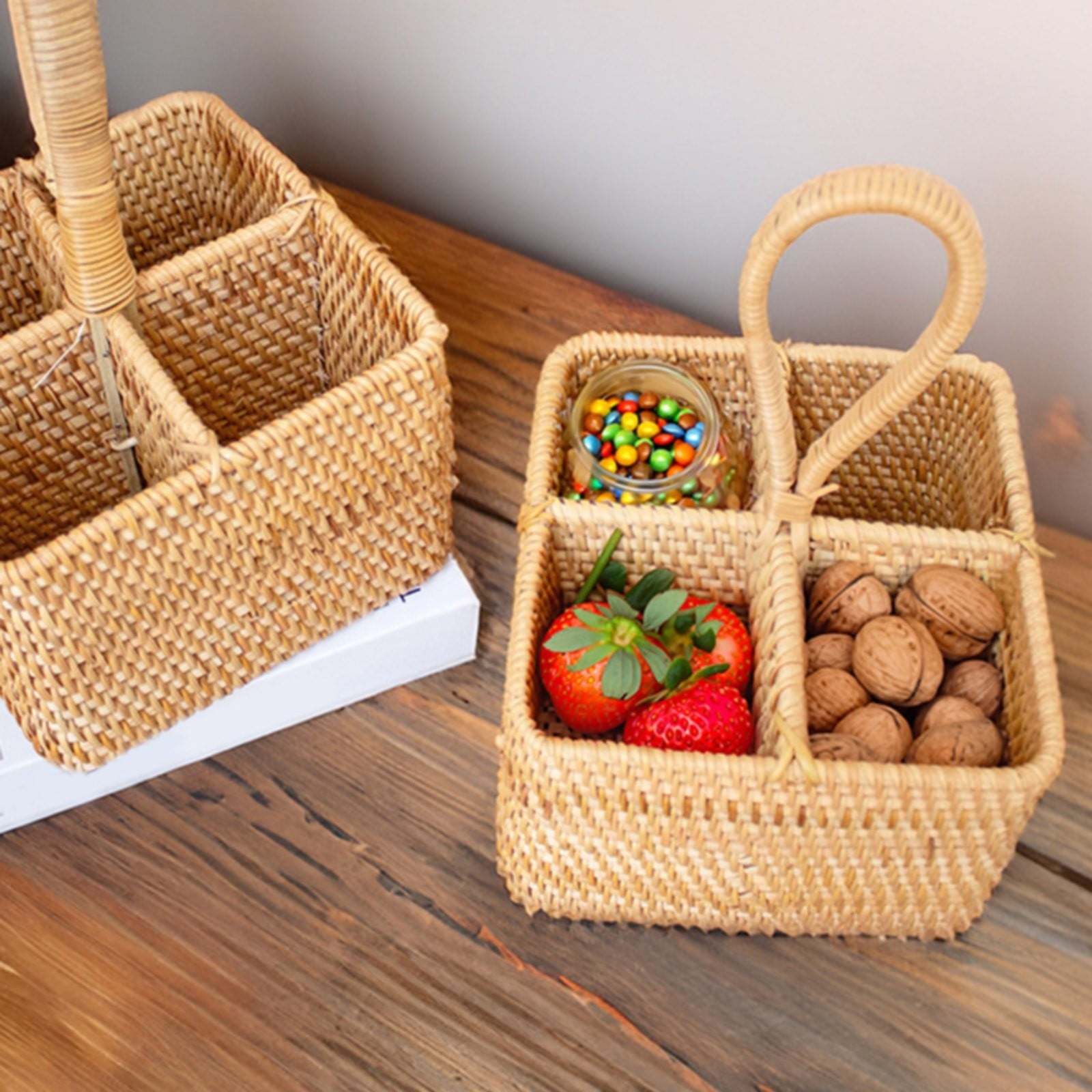 Natural Wicker Utensil Caddy with Built-in Handles，Wicker Silverware Caddy with 4 Compartments，Spoon Cutlery Holder Utensils Organizer，Condiment Organizer Silverware Holder(7.09 * 5.12 inch)
