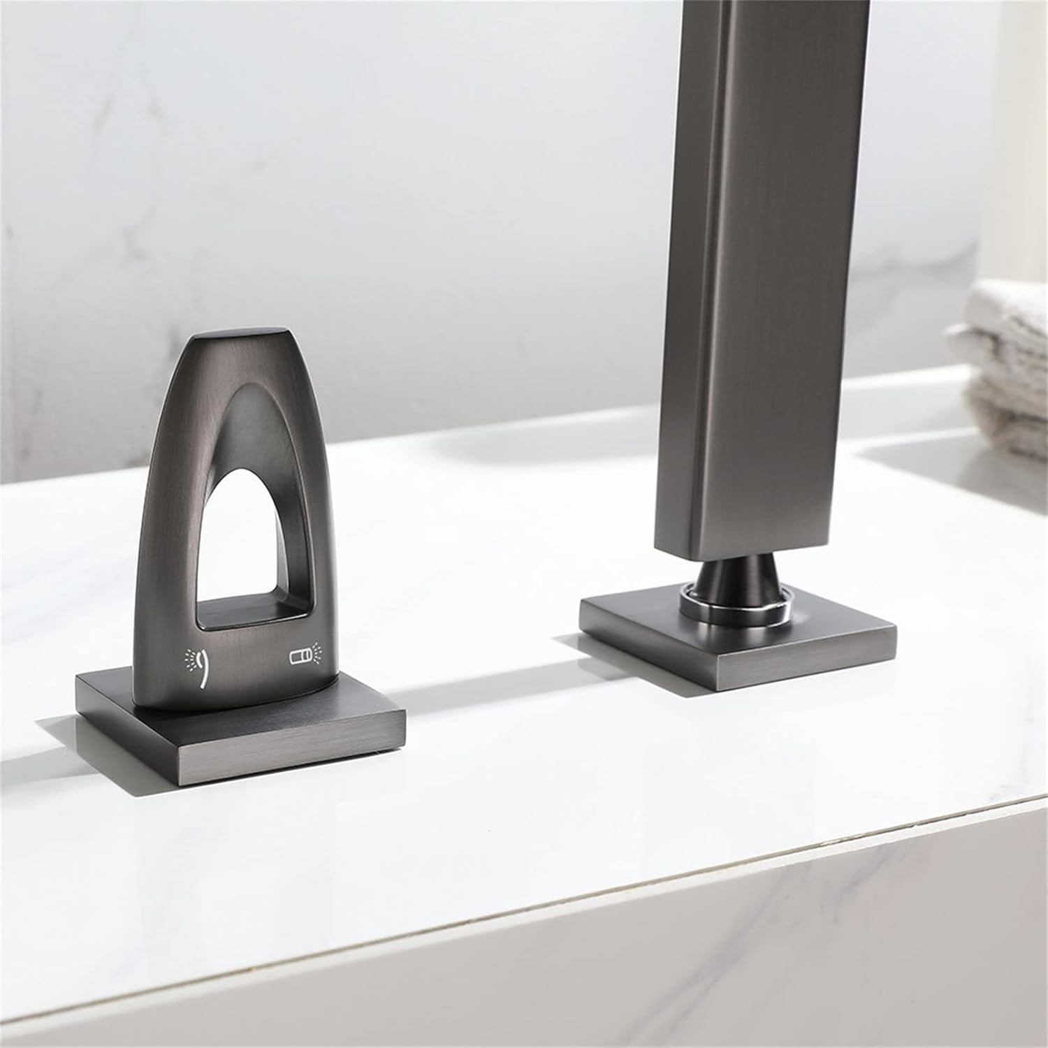 Bathtub Faucet, 5pc Deck Mounted Bath Shower Set Brass Hand Shower Basin Mixer Tap Widespread Tub Sink Faucet