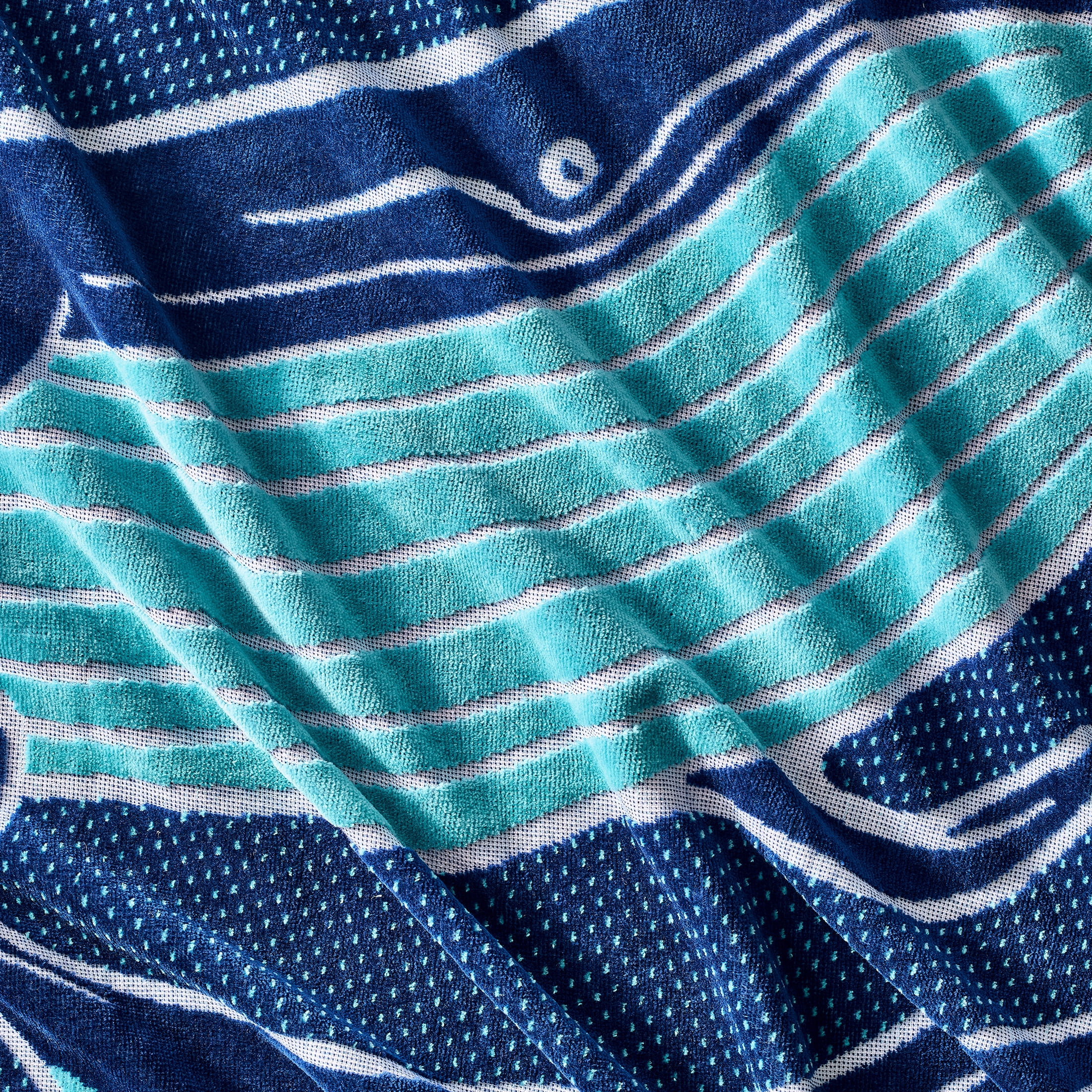 Better Homes & Gardens Cotton Blend Blend Beach Towel, 72 x 38 in, Whale
