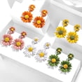thumbnail image 2 of Pendientes de tuerca reductores de edad europea y americana para mujer, colgante de margaritas, nuevos pendientes de flores simples en 2022, 2 of 4