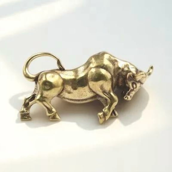 Toyvian Charm Bull Keychain Pendant Ox Jewelry Charms 1Pack