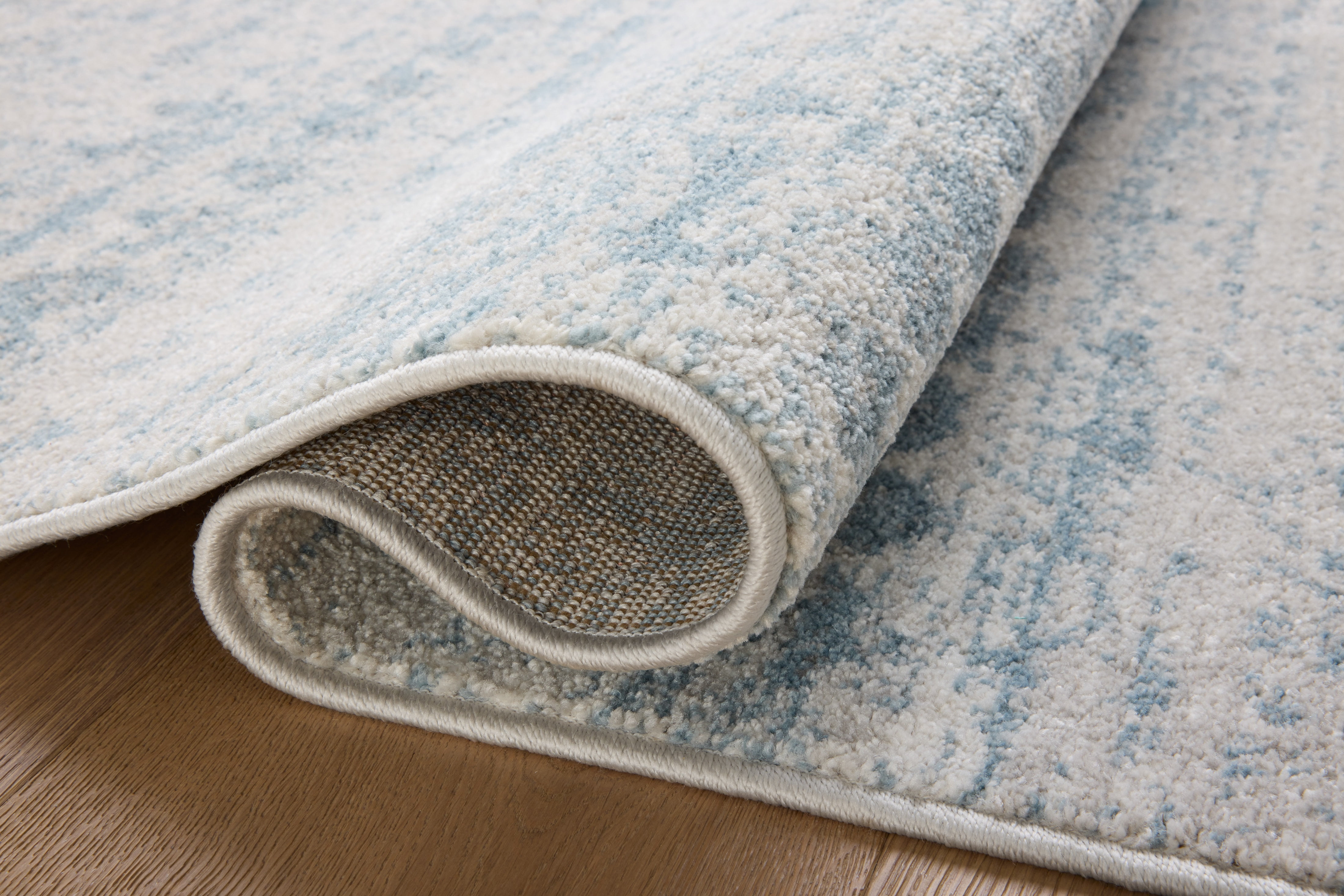 Loloi Kamala Sky / Dove 6'-7" x 9'-6" Area Rug