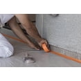 thumbnail image 3 of Cinta adhesiva para pintores FrogTape ProGrade, color naranja, 2,4 cm x 55 m, 6 rollos, 3 of 9
