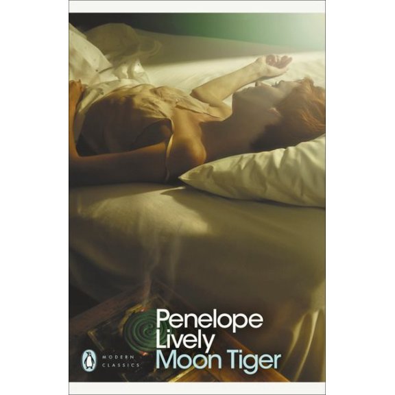 Pre-Owned Moon Tiger: Penguin Modern Classics Paperback