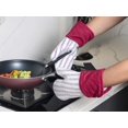 thumbnail image 4 of Mitaines de Cuisine Souples Antidérapantes en Silicone Résistant à la Chaleur pour la Cuisson (Rouge), 4 of 6