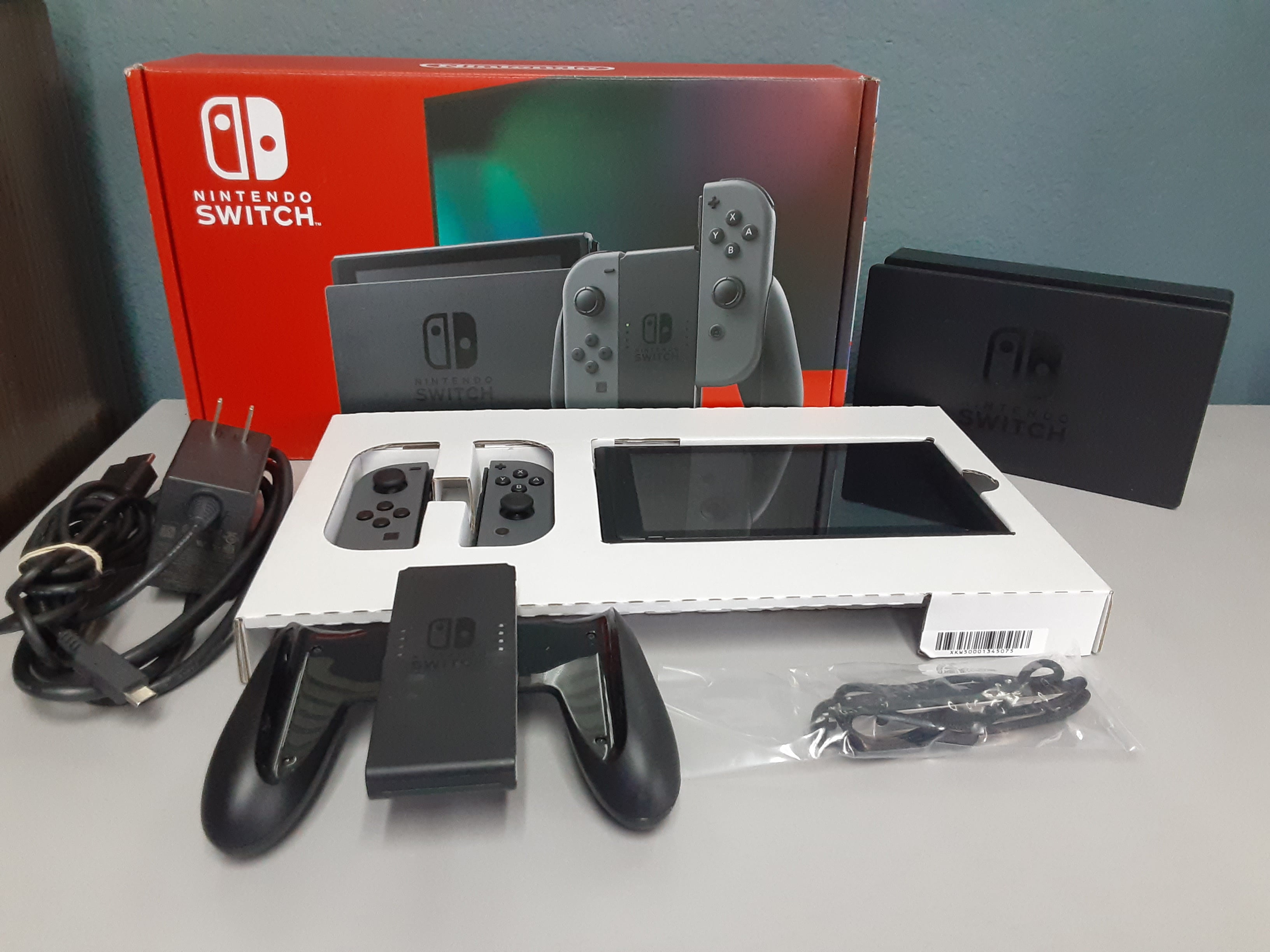 Restored Nintendo, HACSKAAAA-B, Switch Console Bundle with Gray