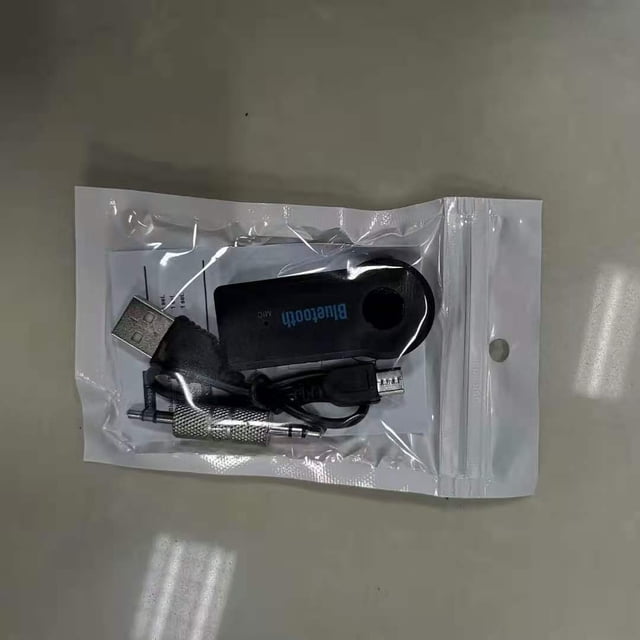 Receptor Bluetooth para automóvil Llamadas manos libres mientras se carga y escucha Receptor de audio Bluetooth de 3,5 mm