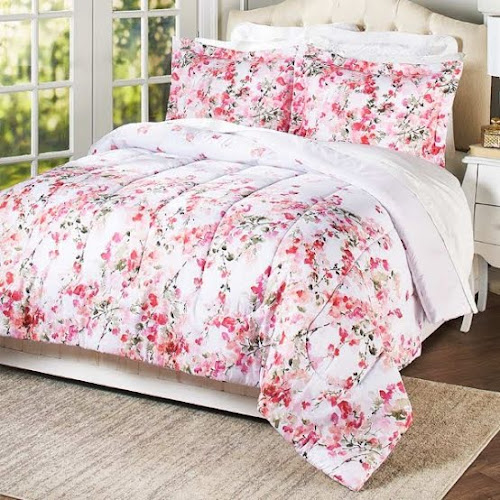 Villa Home Collection by Sara BFull/Queen Comforter Set
