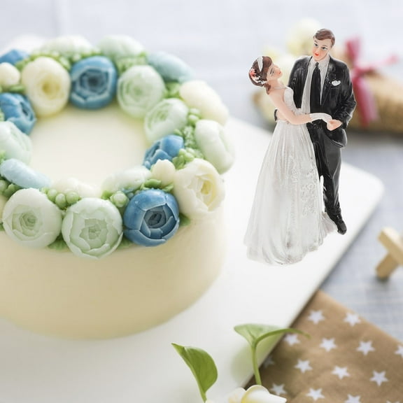 Raindrops European Bride and Groom Resin Figurine Wedding Cake Toppers 1 Set Bride And Groom Figurine for Cake Decoration and Home Adornment