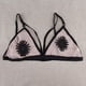 thumbnail image 3 of triangular sin relleno de malla corta con encaje de flores jinwen El cordón floral Bralette, 3 of 6