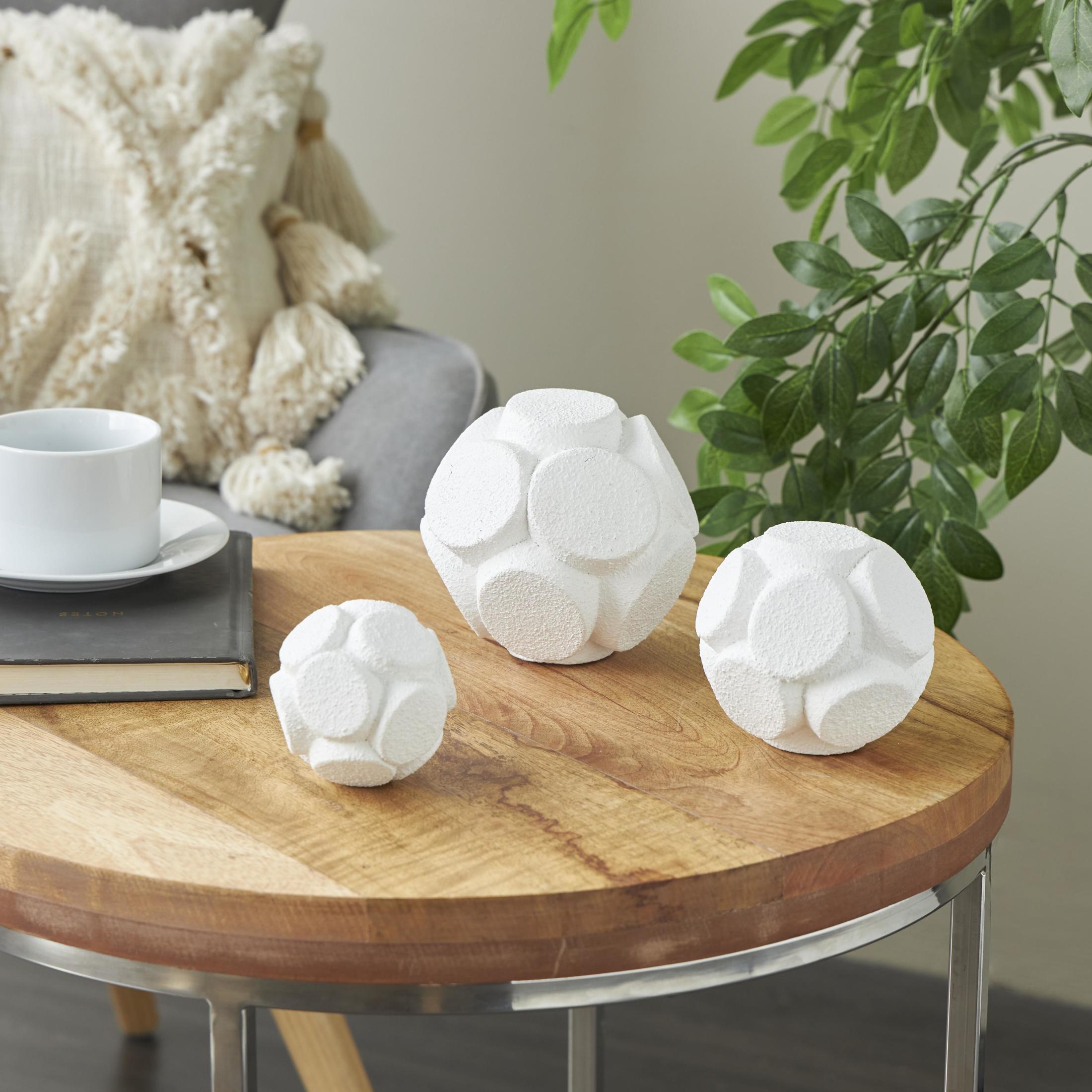 DecMode White 5" Textured Resin Orbs & Vase Filler with Varying Sizes (3 Count)