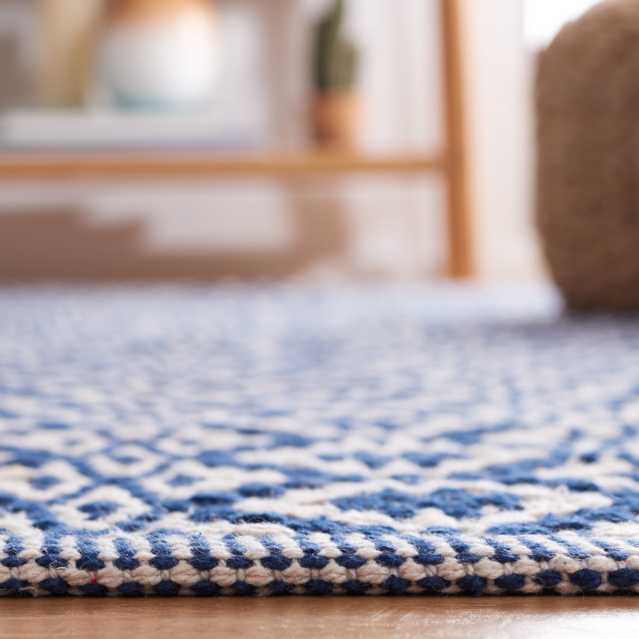 Safavieh Montauk Corrine Geometric Cotton Area Rug, Ivory/Navy, 6' x 9'