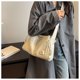 thumbnail image 2 of Bolso bandolera para mujer Correa ajustable Bolso de hombro casual Bolso con cremallera (Blanco), 2 of 6