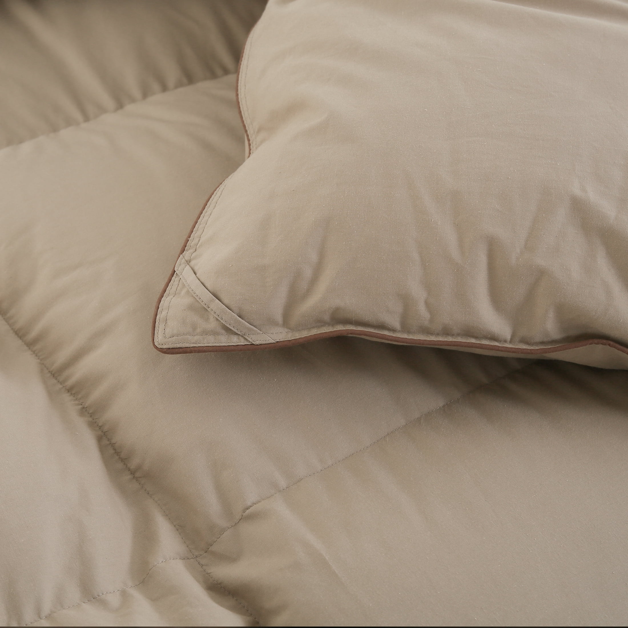 SNOWMAN Khaki King Size Feather Down Comforter,Ultra Soft Fluffy All Season Warm,Machine Washable Hypoallergenic