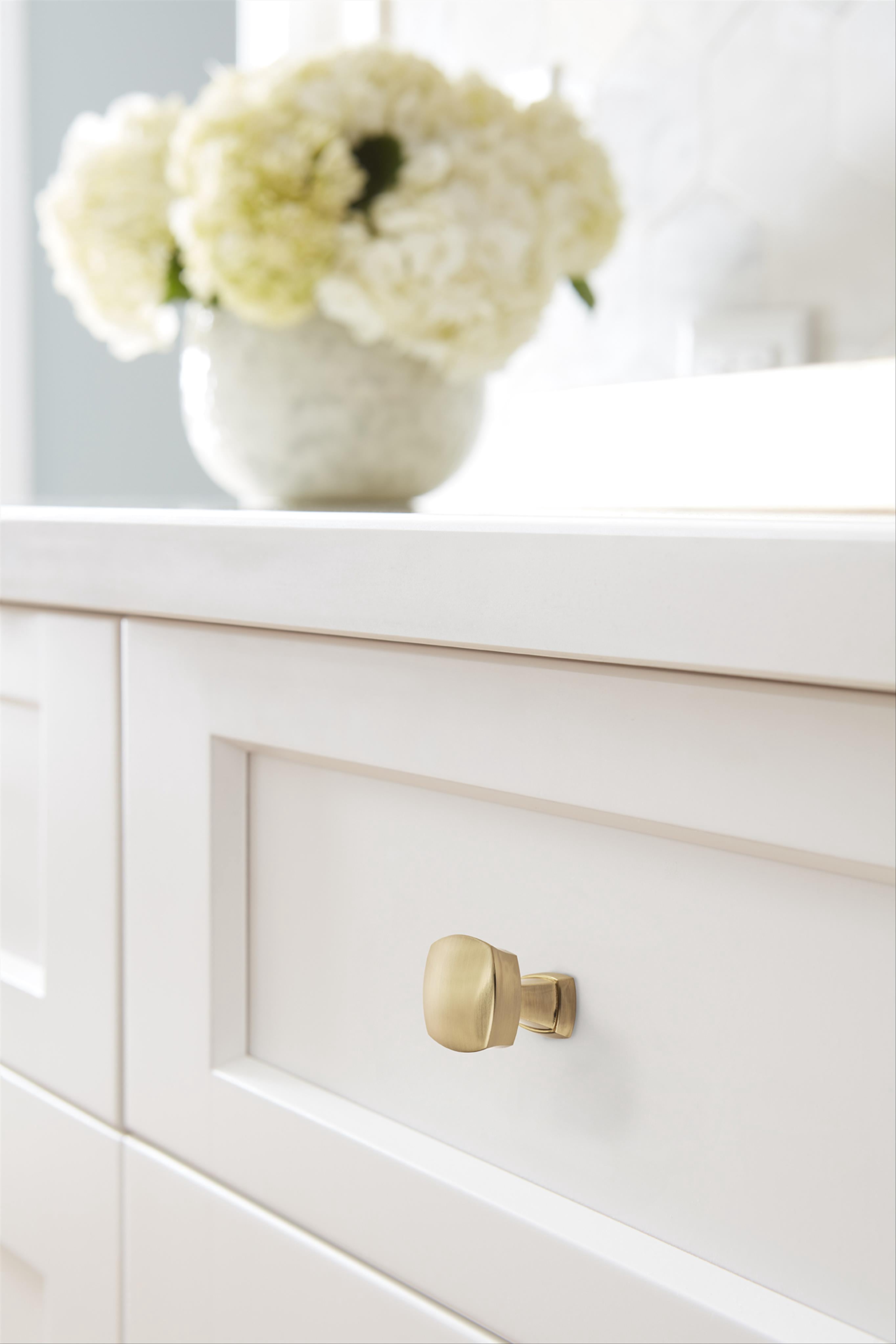 Amerock Stature 1-1/4 inch (32mm) Length Golden Champagne Cabinet Knob - 10 Pack