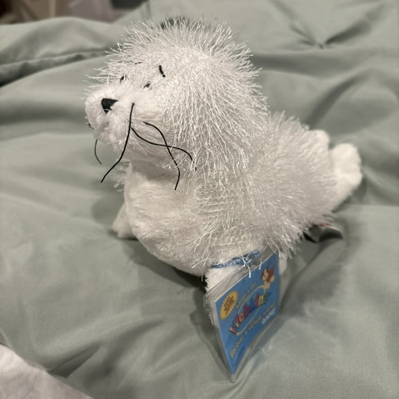 Ganz Webkinz - White Seal HS023( With New Webkinz Sealed Code)(BONUS 1 FUN CHOPS)